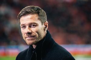 記者：球迷應對哈維-阿隆索保持耐心，期望5天就有成果是癡人說夢