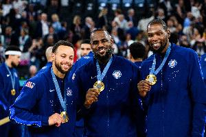 蕭華：門面球員是自己掙來的 詹喬杜庫曾經(jīng)是因?yàn)樗麄兌加泄谲? >
                                        </div>
                                    </div>
                                                                        <div   id=