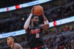 快了快了~記者：艾頓將在湖人和步行者之間做選擇 最快今天出決定