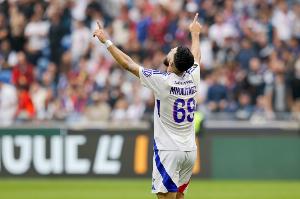 法媒：羅馬、法蘭克福、桑德蘭等多隊有意里昂前鋒米卡烏塔澤