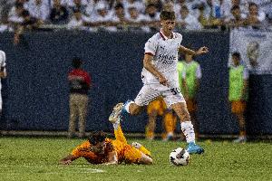 記者：對利貝拉里感興趣的有帕爾馬&恩波利&威尼斯&卡利亞里