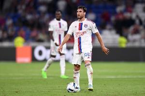 隊報：盡管合同已到期，但塔利亞菲科愿讓步降薪繼續(xù)為里昂效力