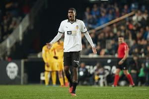 阿斯：瓦倫西亞接連賣(mài)走兩中衛(wèi)亞雷克和莫斯克拉，現(xiàn)球隊(duì)急需引援