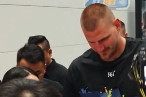 來了！約基奇今天已經(jīng)落地廣州 正式開啟中國行