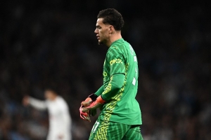 英媒：吉達(dá)聯(lián)合、國民都向埃德森報(bào)價(jià)兩年合同，總薪水2500萬歐