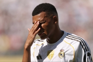 槍手舊將：巴黎大獲成功讓姆巴佩有點(diǎn)受傷，但他絕對(duì)是世界最佳