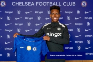 馬雷斯卡談埃斯特旺：他和帕爾默一樣可邊可中，不能給他太大壓力