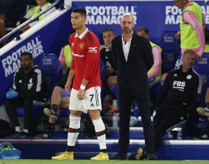 滕哈赫：C羅從來都不是問題，之后我們?cè)诼?lián)贏得了兩座獎(jiǎng)杯