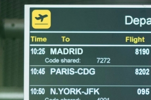 截胡馬競(jìng)！吉達(dá)國(guó)民曬視頻：米洛航班目的地從馬德里變?yōu)榧_(dá)