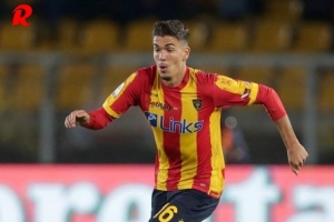 出身巴薩青訓，23歲萊切中場岡薩雷斯因心臟問題被迫宣布退役