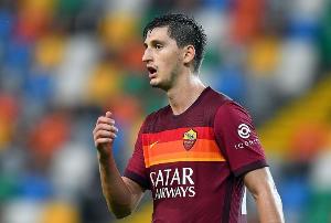 記者：塞維利亞等多隊都在追求庫姆布拉，他今夏將離開羅馬