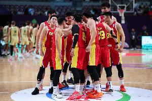 媒體人：我已經(jīng)很滿足了 給中國(guó)隊(duì)送上掌聲吧 他們值得大家的稱贊