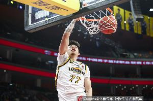 媒體人：張鎮(zhèn)麟加盟上海男籃的遼滬大交易預(yù)計(jì)將在8月29日官宣