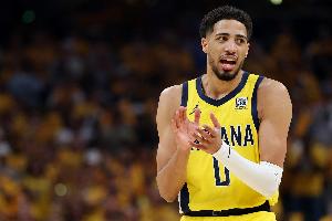 哈利伯頓：我們何時(shí)把打板的空接傳球算作助攻？