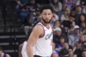 媒體人：本-西蒙斯換經(jīng)紀團隊是很正常的事 他還是有球隊要的