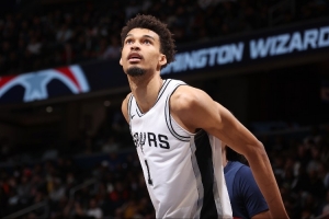 新賽季各大獎(jiǎng)項(xiàng)預(yù)測(cè)：文班預(yù)定DPOY？布倫森有望爭(zhēng)MVP？