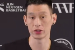 書豪談如何在板凳席幫助球隊(duì)：看到隊(duì)友表現(xiàn)掙扎時(shí) 我會(huì)鼓勵(lì)他們