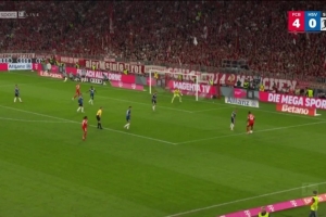 拜仁vs漢堡主場看臺突發(fā)兩起醫(yī)療事件，雙方球迷均停止助威歌合唱