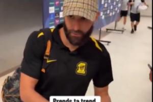 被要求在梗圖上簽名??本澤馬輸球后怒懟女記者：你覺得很好玩？