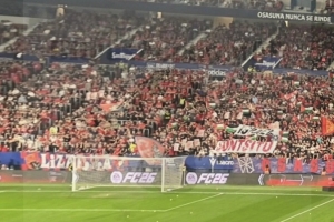 奧薩蘇納主場對陣赫塔費的比賽，球迷展示橫幅抗議以色列