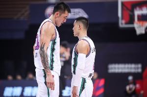 媒體人：山東男籃訓(xùn)練量不小 高詩巖&陳林堅等4人將離隊備戰(zhàn)全運