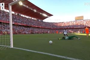 還是反擊丟球！巴薩補(bǔ)時(shí)再丟一球，客場(chǎng)1-4落后塞維利亞