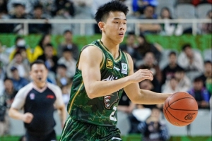 林葳：我想挑戰(zhàn)不同的事情 來這邊學(xué)習(xí)美國的籃球理念、風(fēng)格