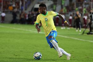 巴媒：安切洛蒂在訓(xùn)練排出424陣型，維尼修斯、羅德里戈搭檔鋒線