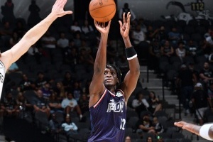 值得一份NBA合同！奧拉迪波得12中8得24分5板 兩戰(zhàn)合計44分