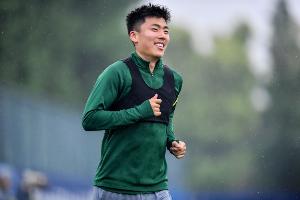 足球頻道：24歲前國(guó)青球員何朕宇退役后加盟烏蘭察布隊(duì)征戰(zhàn)蒙超