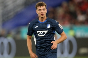 德天空：巴薩關注霍芬海姆23歲前鋒阿斯拉尼，本賽季6場4球1助