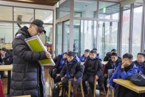 靠足球小將賺錢？董路：我們不跟孩子們簽約，也沒球員交易簽約費(fèi)