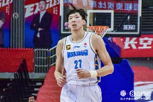 周琦替補(bǔ)！四川全運(yùn)男籃首戰(zhàn)對陣湖北 胡金秋&孫銘徽領(lǐng)銜首發(fā)