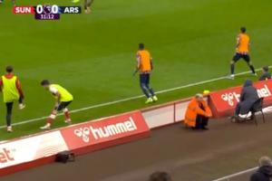 廣告牌前移應(yīng)對槍手定位球！桑德蘭主帥：是的，我們想以細(xì)節(jié)求勝