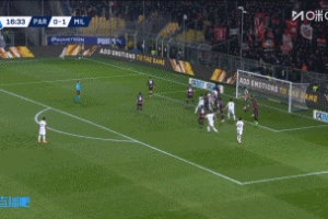 被秒吹！帕爾馬角球進(jìn)攻中打進(jìn)一球，因越位在先被吹無效