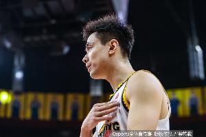 記者：遼寧靠高詩巖維持住個(gè)位數(shù)分差 若缺繼偉球隊(duì)只能祈禱奇跡