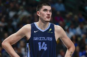 歡迎回來！莫蘭特借掩護助飛埃迪空接重扣 后者賽季首秀拿首分