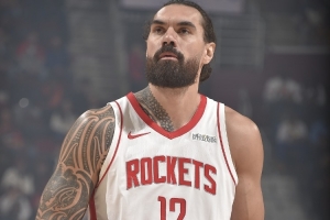 昨日亞當(dāng)斯防守的15分鐘內(nèi) 約基奇3中1得6分3助&正負(fù)值-13