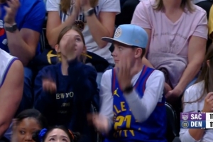 穆雷上籃不中約基奇單手補(bǔ)籃追至只有4分 國(guó)王叫出暫停