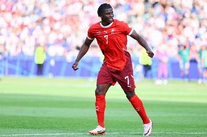 隊(duì)報(bào)：羅馬考慮在冬季引進(jìn)雷恩前鋒恩博洛，今年夏天就曾有意球員