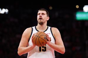 NBA官方：約基奇不斷刷新人們的認知 全能表現(xiàn)領掘金高歌猛進