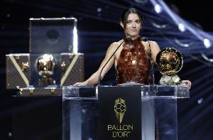 邦馬蒂：我不會(huì)拿自己和梅西比較，他的成就屬于另一個(gè)層次