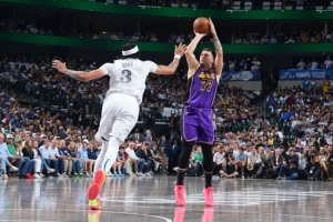 盧卡重逢獨行俠；?？怂箆s約基奇的代價·亞歷山大的遠射