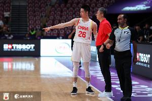 解說(shuō)：一場(chǎng)比賽只準(zhǔn)備一種方式就想打敗對(duì)手 那中國(guó)男籃太輕敵了