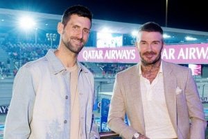 貝克漢姆觀戰(zhàn)F1卡塔爾大獎(jiǎng)賽，社媒曬與德約科維奇、內(nèi)維爾合照