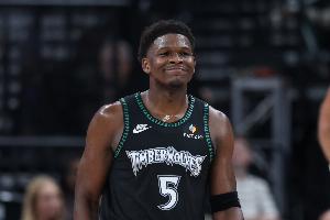 喬丹：我聽(tīng)說(shuō)愛(ài)德華茲不會(huì)應(yīng)對(duì)包夾 若球員想學(xué)經(jīng)驗(yàn) 我會(huì)保持對(duì)話