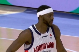 可圈可點！賈斯汀·霍勒迪13中8拿到全隊最高27分7板 罰球8中7