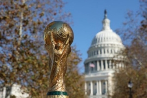 大力神杯已經(jīng)被運(yùn)抵華盛頓，12月6日凌晨進(jìn)行世界杯抽簽儀式
