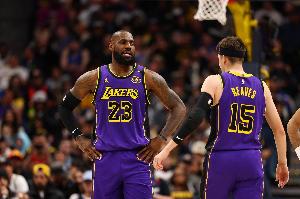 夸梅：40歲的喬丹還在跟隊友爭出手權(quán) 詹姆斯只能被落選秀帶著打