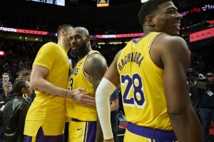 楊毅：詹姆斯永遠(yuǎn)做正確的選擇 喬丹&科比是極致的個人英雄主義